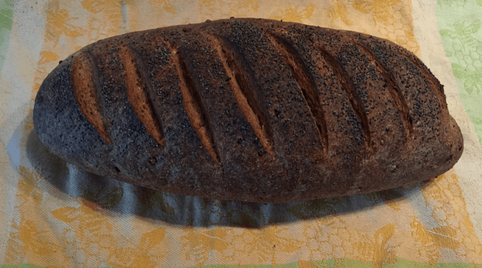 Black pepper rye bread